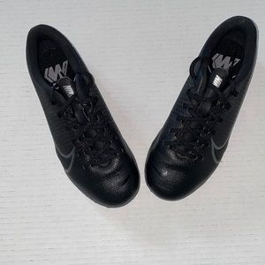 Nike unisex indoor turf soccer shoes ⚽️